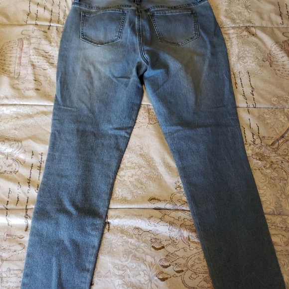 STUNNING SEQUINED SKINNY JEANS BY HYDRAULIC - Picture 2 of 7